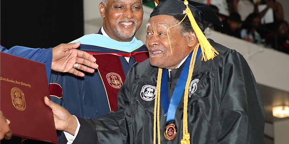 79-Year-Old Vietnam Veteran Earns Degree, Inspires Everyone