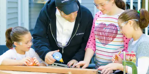How a DIY Project Became a $455K Business – The Handy Famm Story